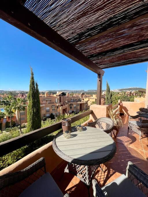 Schoenes Penthouse Mit Meerblick Pura Vida Баия-де-Касарес Экстерьер фото